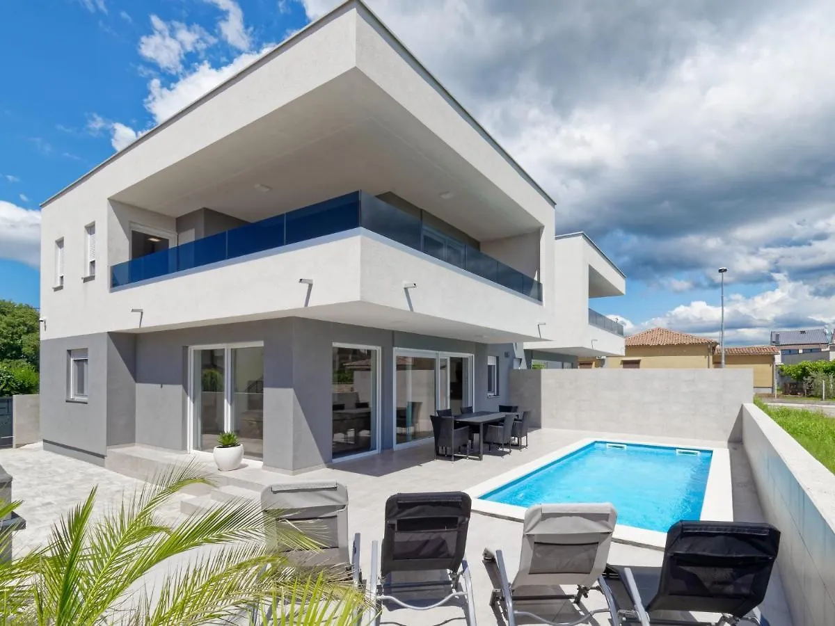 Villa Kana By Rent Istria Umag